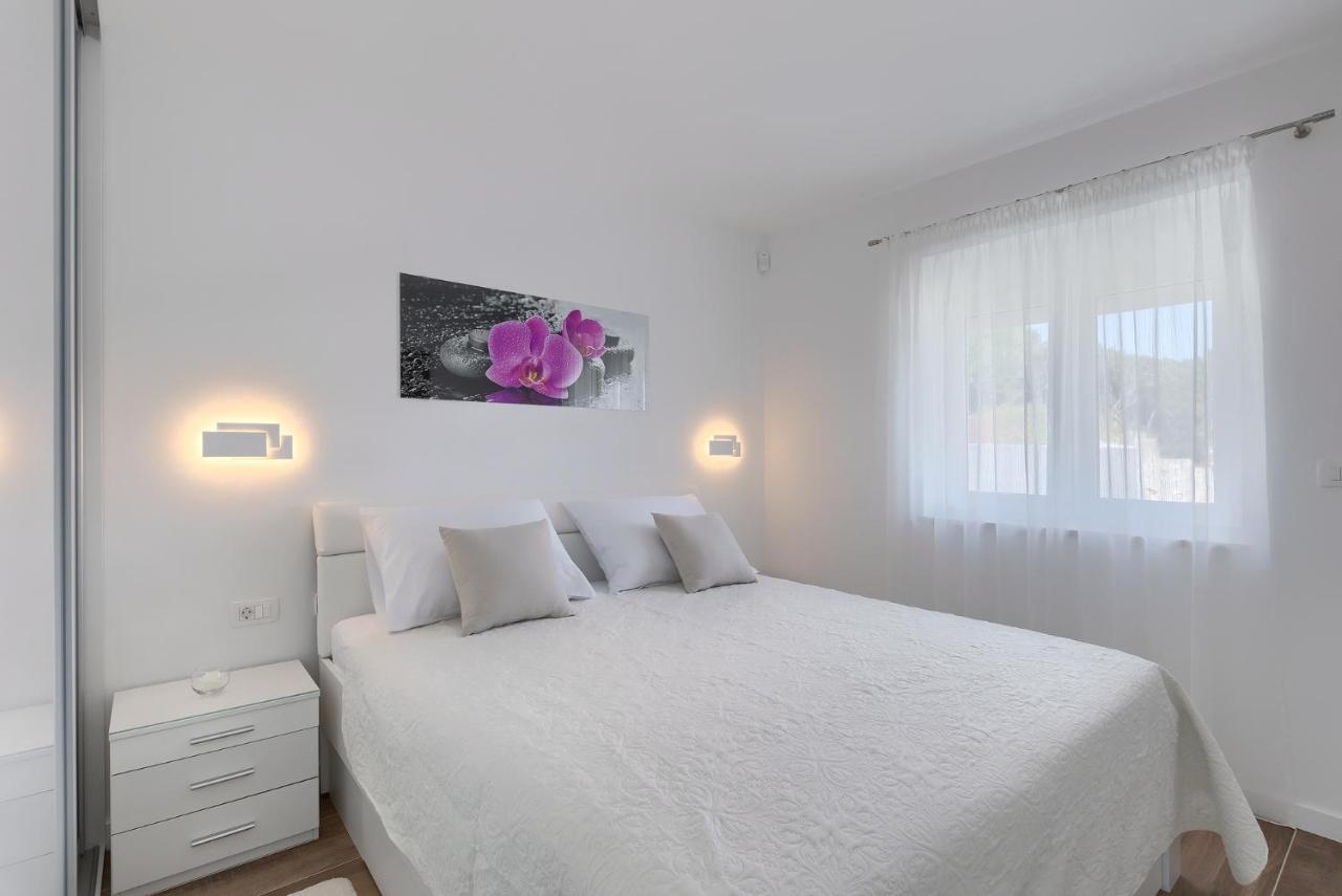 Exclusive Apartments Ellen & Micol-With 3 Free Mountain Bikes ペシュチャーナ・ウヴァラ エクステリア 写真